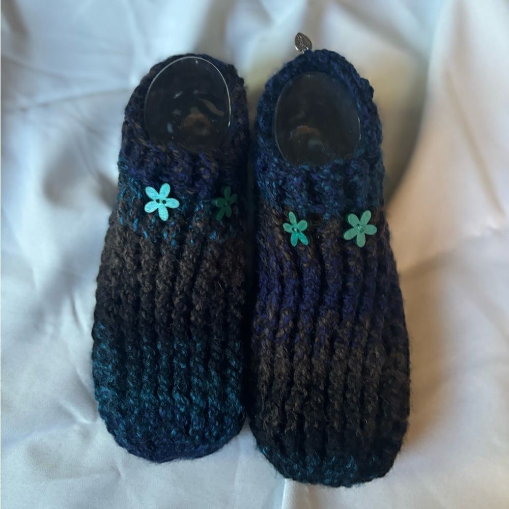 NEW Adult Crocheted Booties Medium - Picture 2 of 6